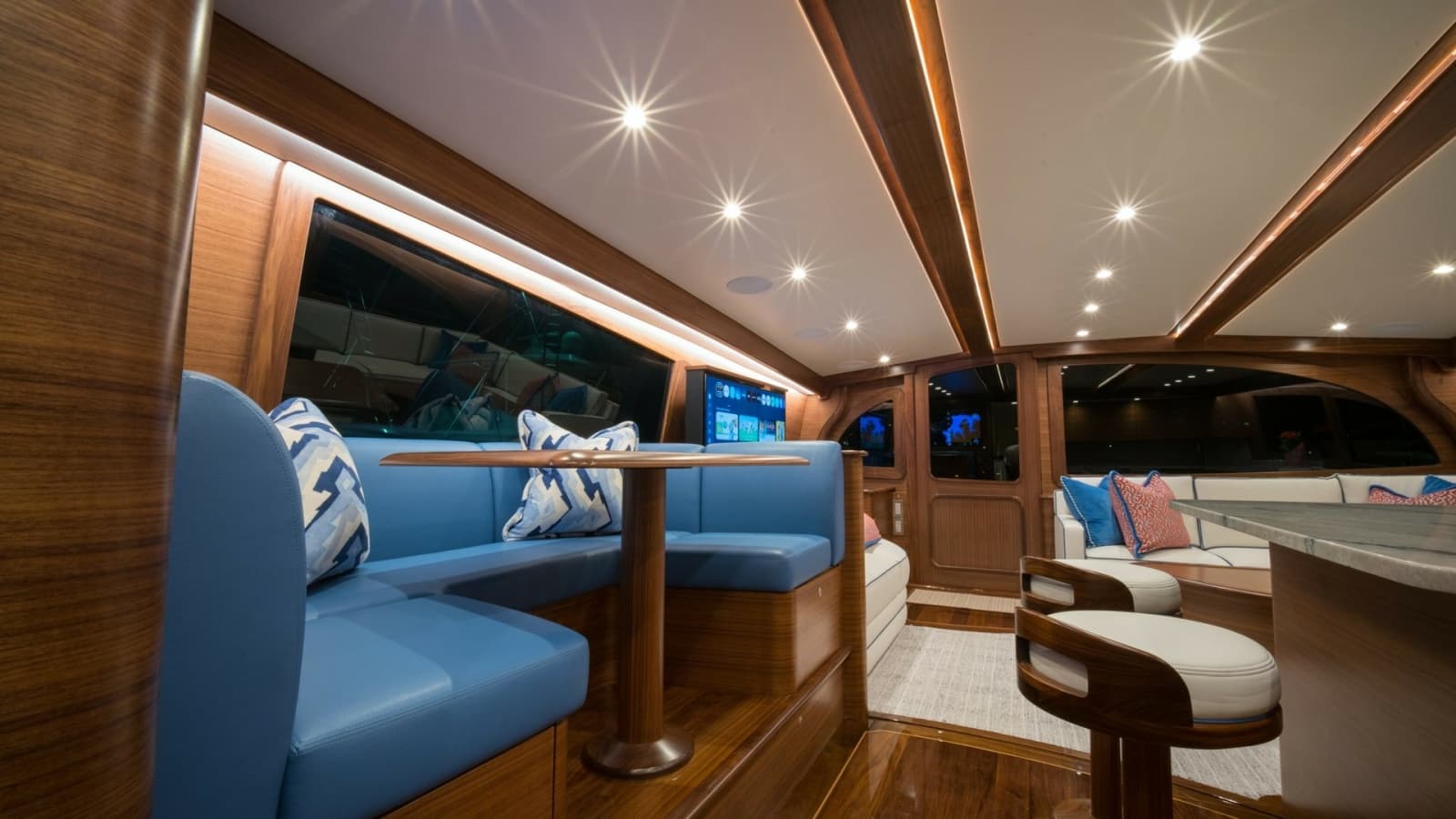 2026 Winter Custom Yachts 75 Open Convertible - Photo 9