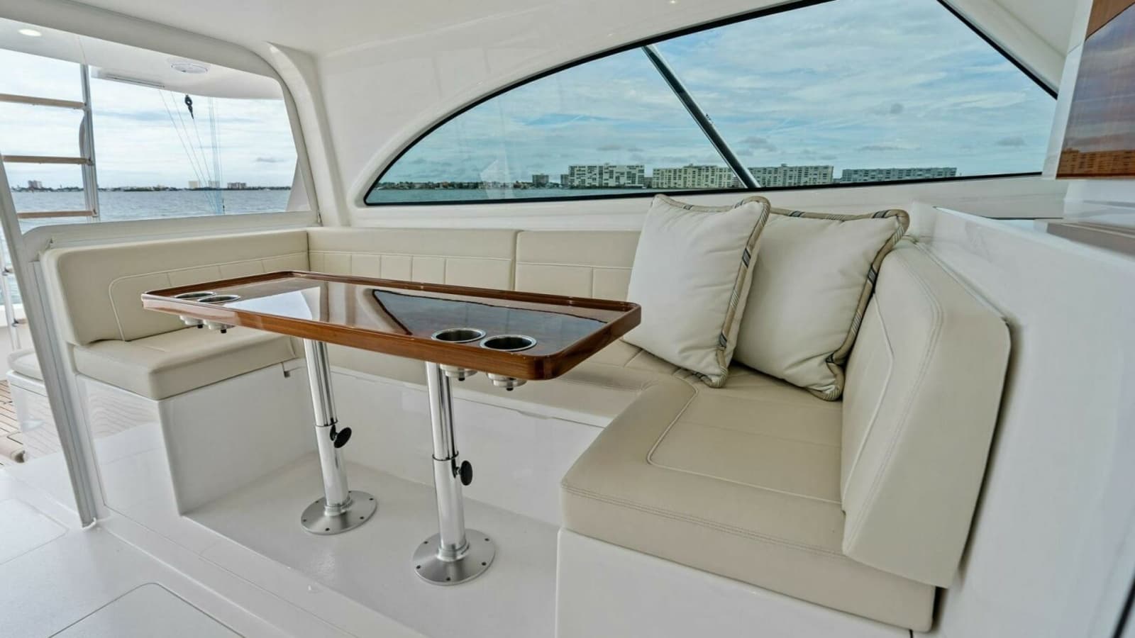 2021 Viking 46 Billfish - Photo 21