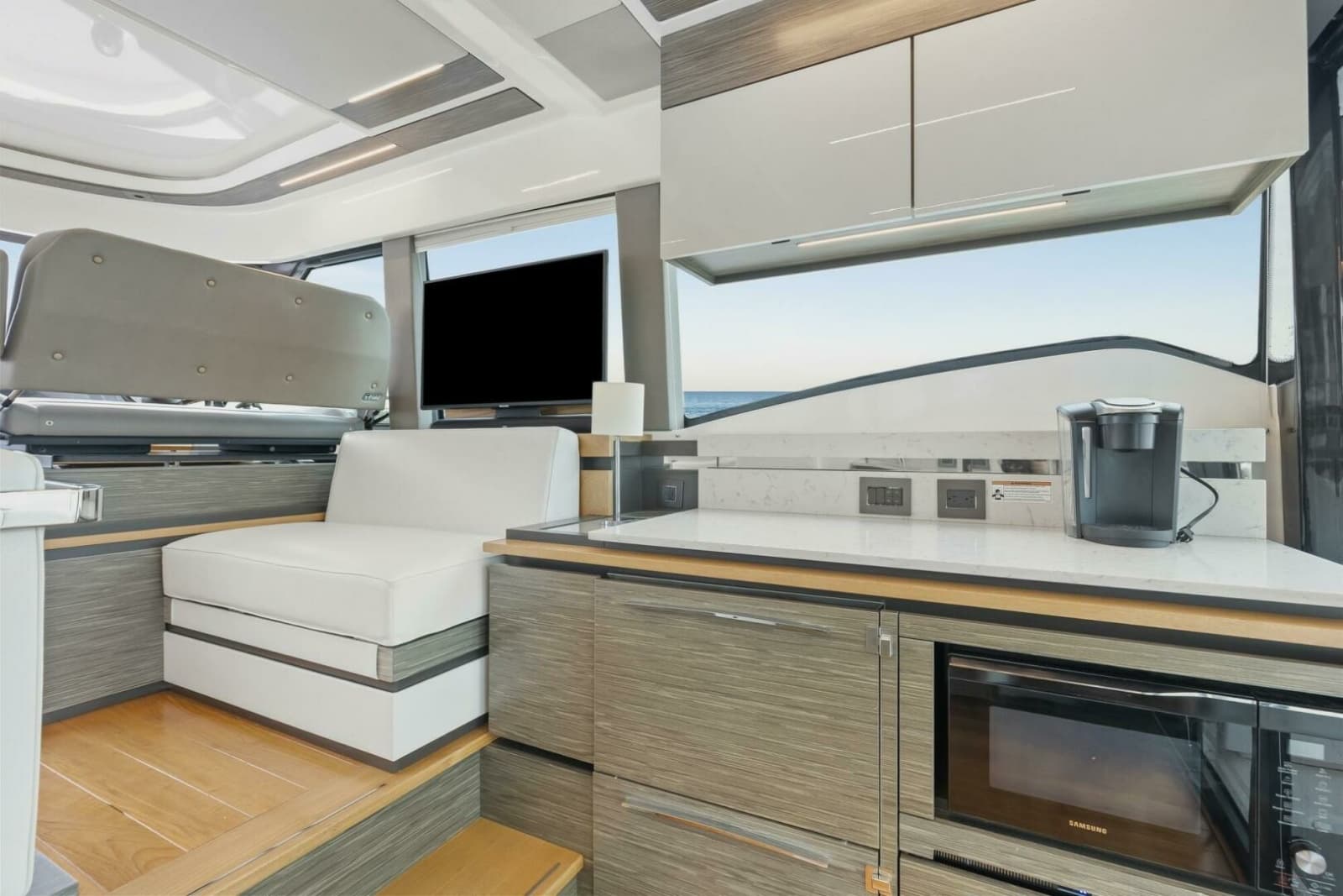 2019 Tiara Yachts C49 Coupe - Photo 5
