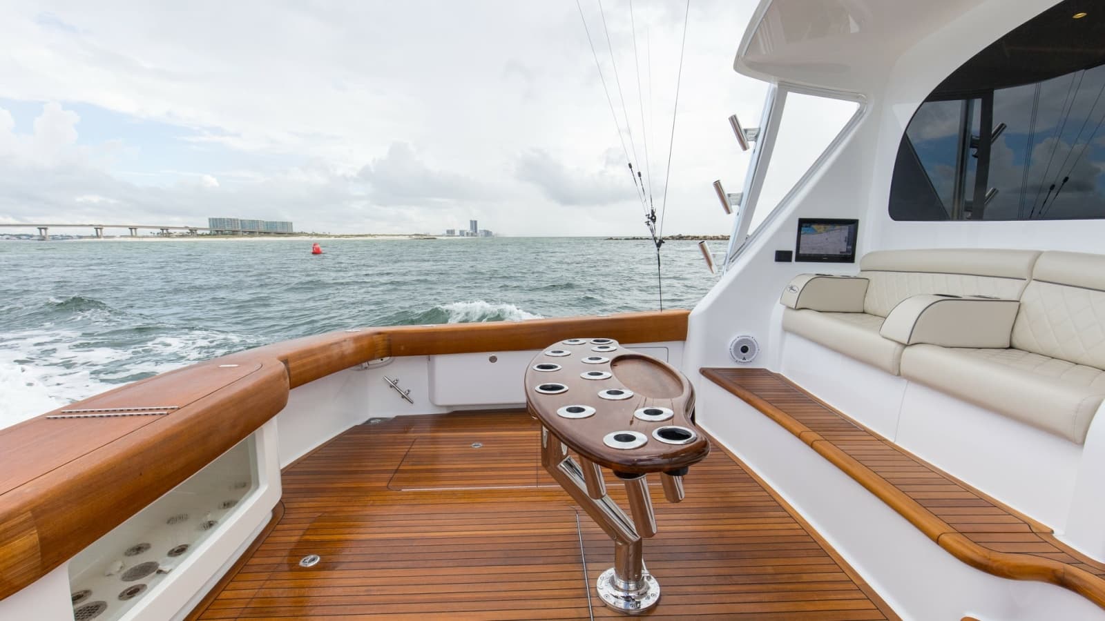 2022 Viking 58 Convertible - Photo 47