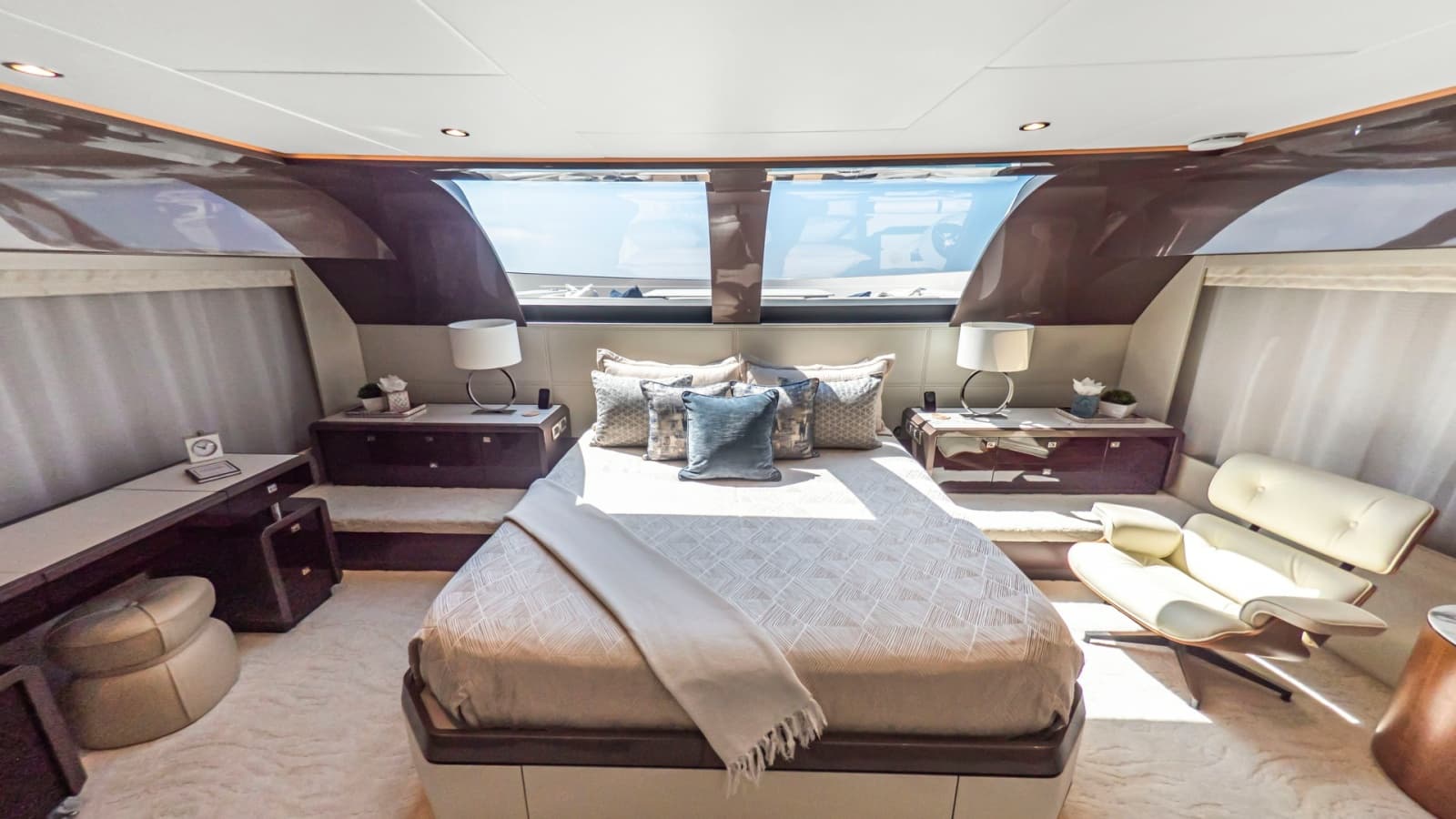 2024 Ocean Alexander 28E - Photo 16