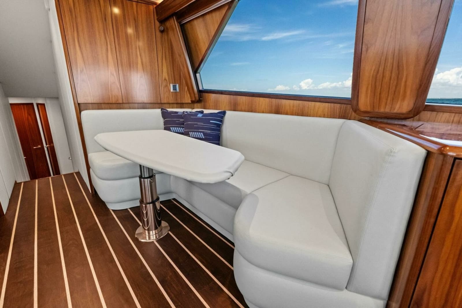 2025 Viking 58 Convertible - Photo 16