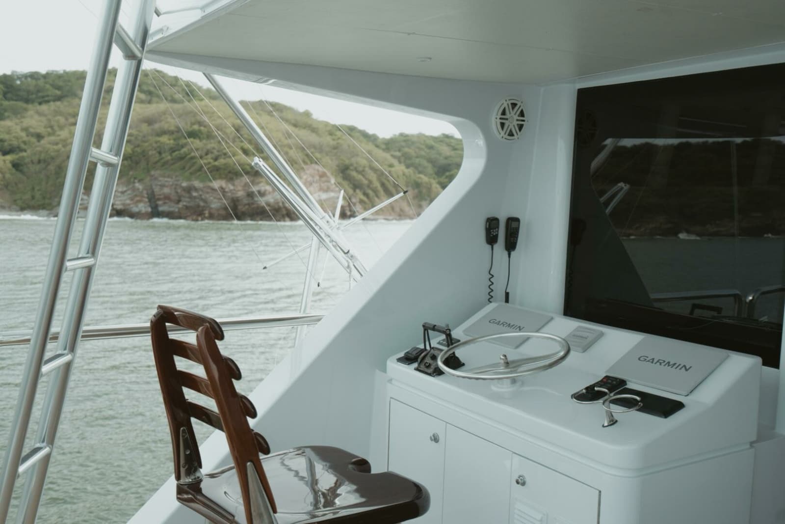 1996 Oceanfast 87 Enclosed Bridge Sportfish - Photo 21