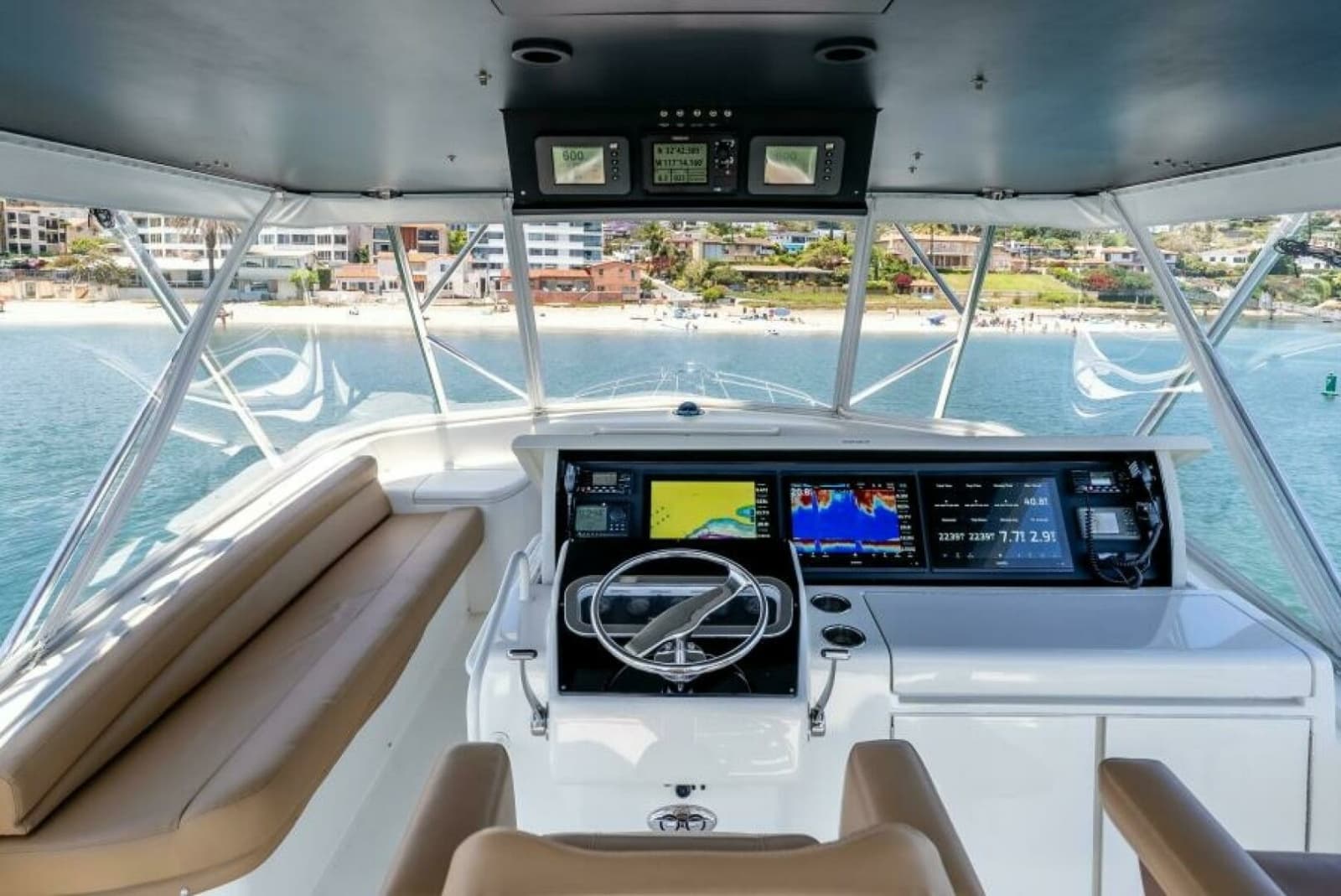 2004 Hatteras 54 Convertible - Photo 2