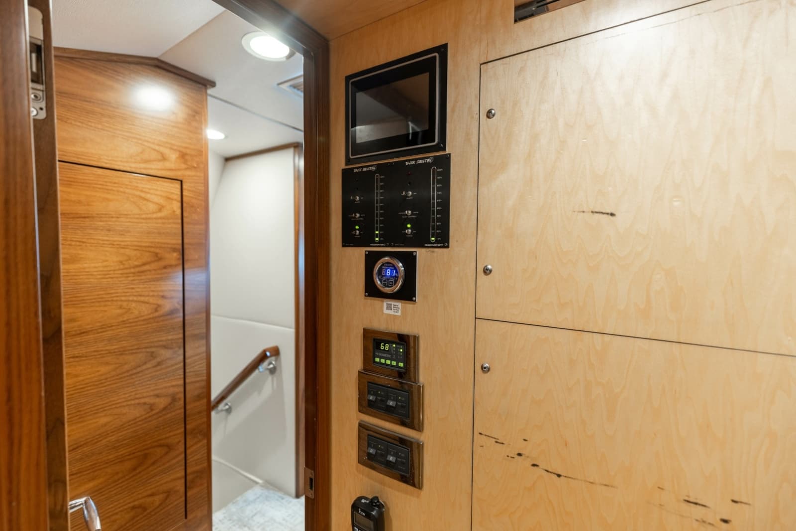 2023 Viking 72 Convertible - Photo 22