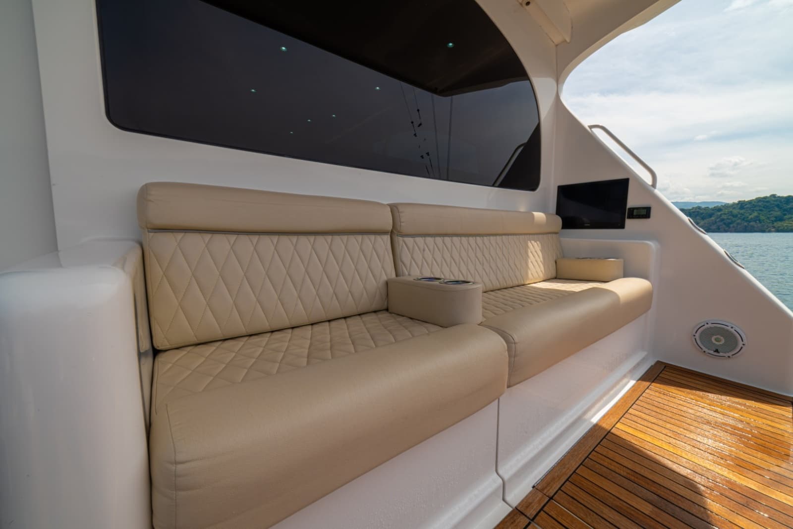 2012 Viking 60 Convertible - Photo 93