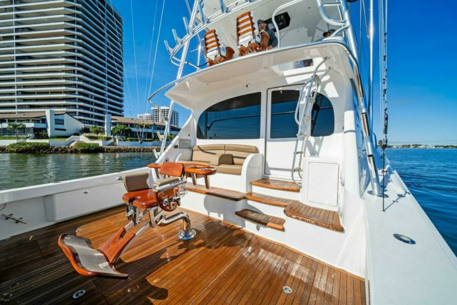 2016 Viking 55 Convertible - Photo 24