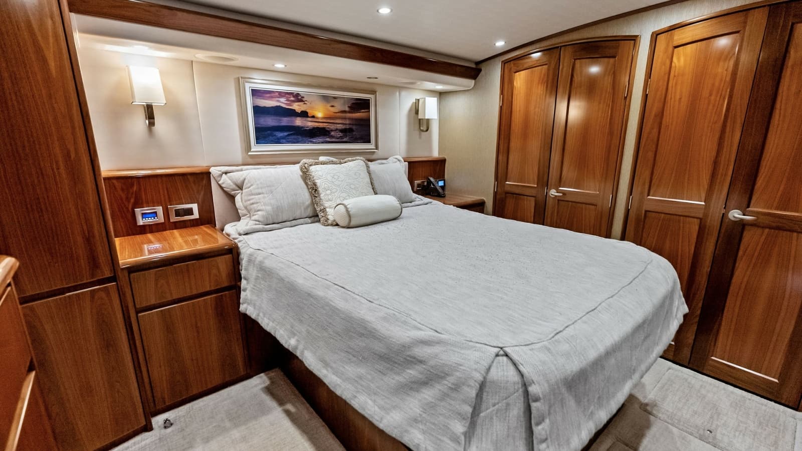 2018 Viking 62 Convertible - Photo 20