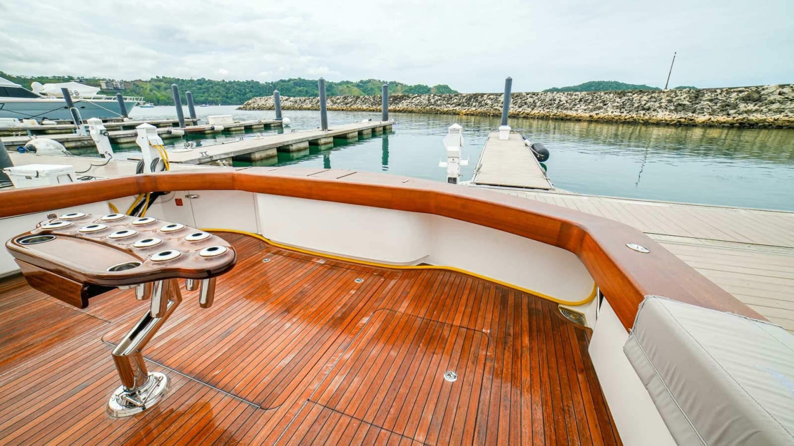 2023 Viking 72 Convertible - Photo 13
