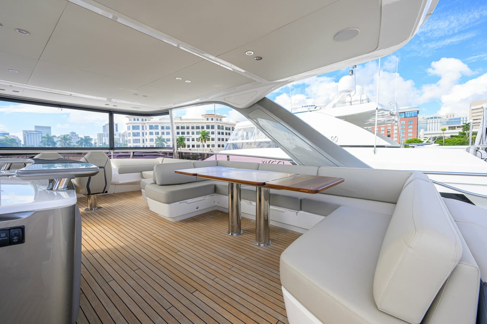 2022 Princess Y78 - Photo 37