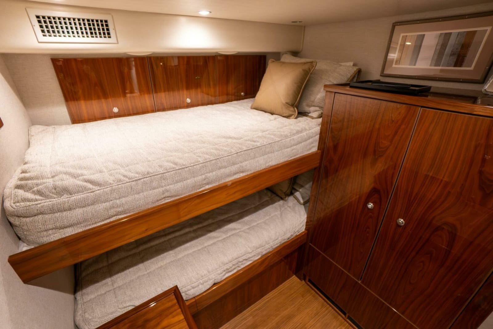 2021 Viking 72 Enclosed Bridge - Photo 28