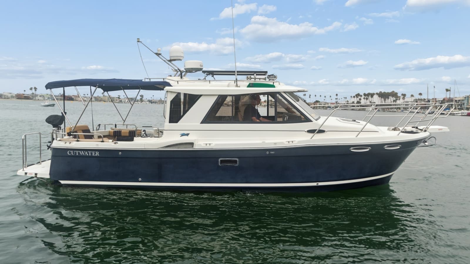 2014 Cutwater 28 Downeast - Photo 19