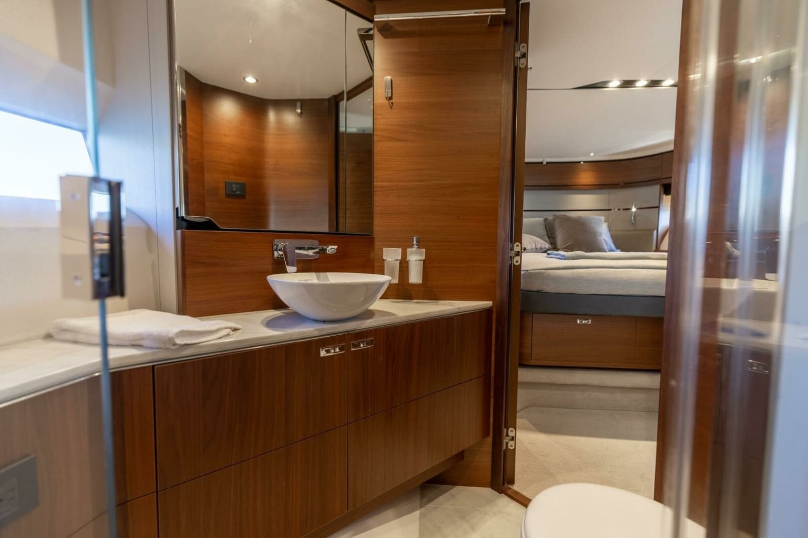 2019 Princess S65 - Photo 43