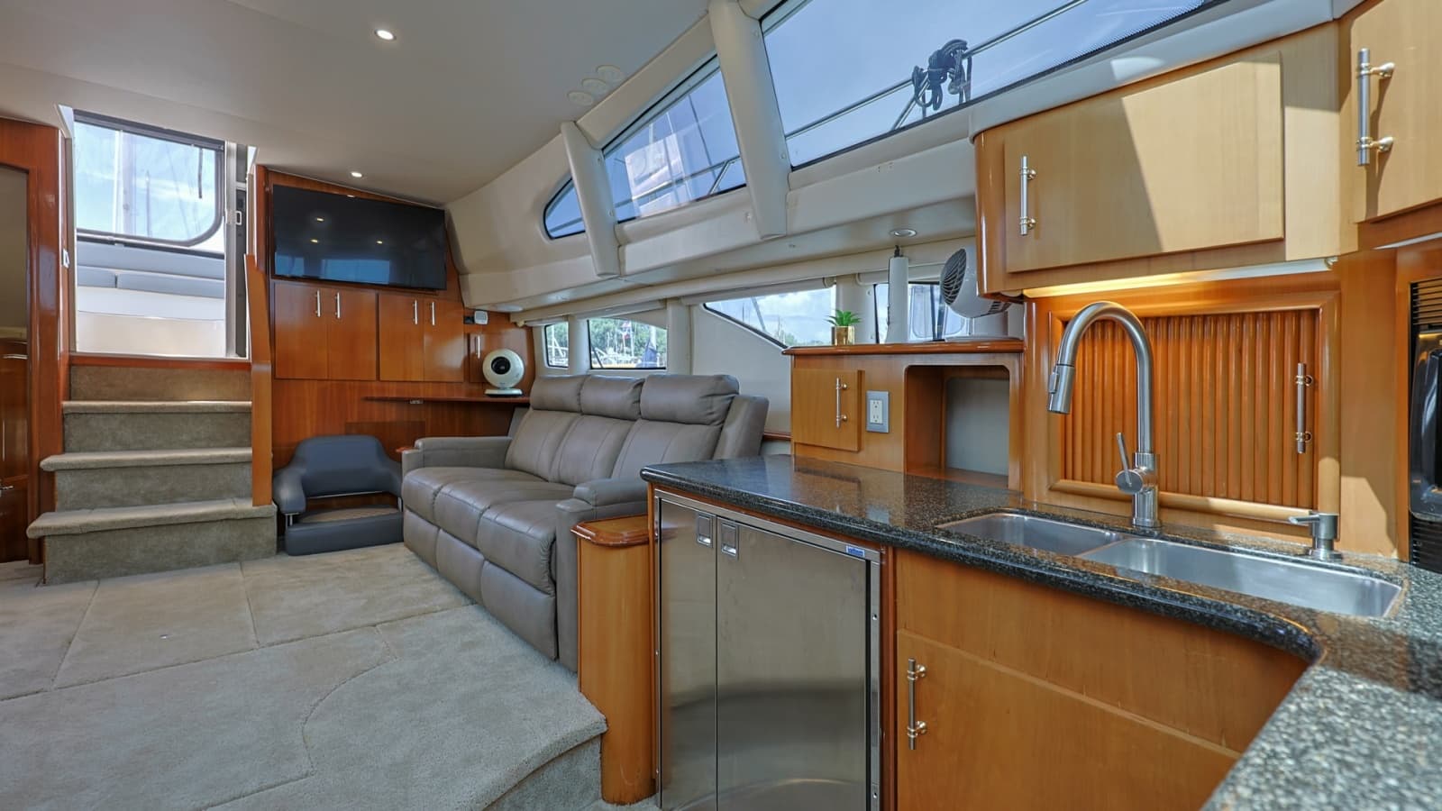 2006 Carver 396 Motor Yacht - Photo 14