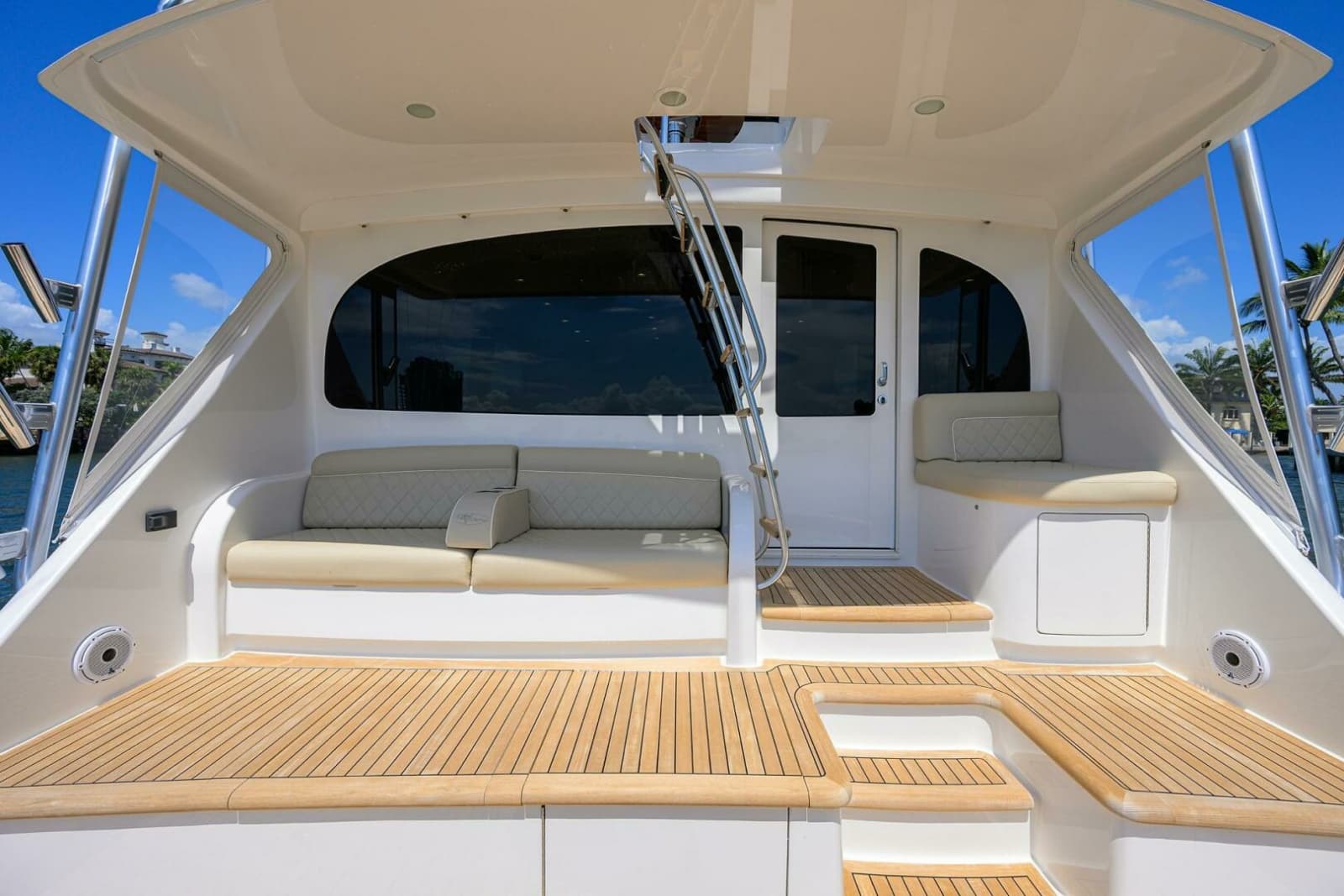 2021 Viking 72 Convertible - Photo 36