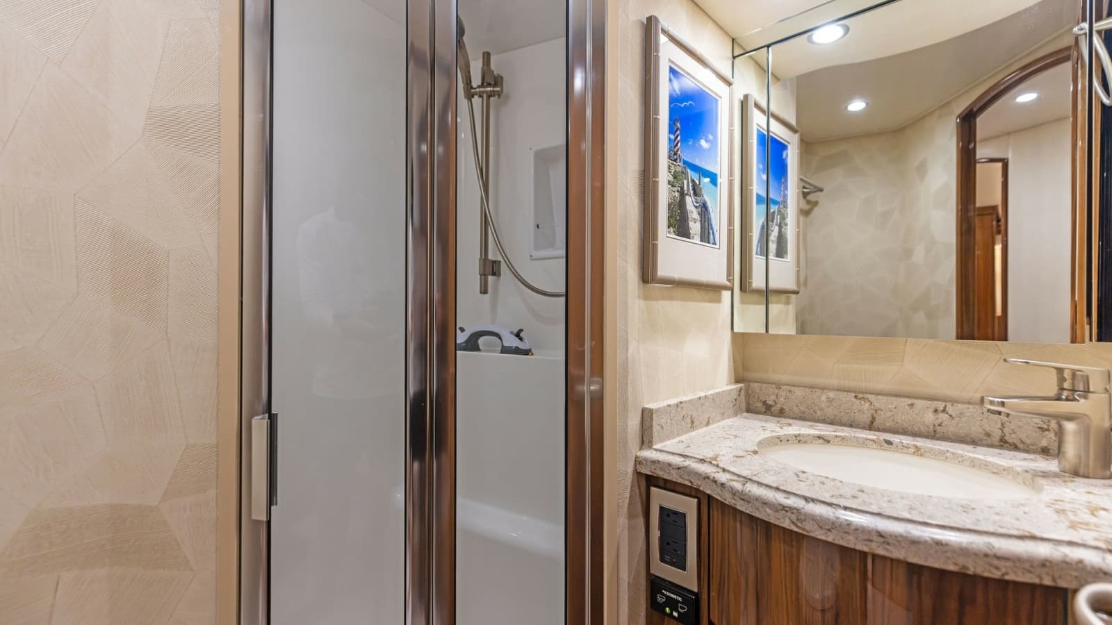 2018 Viking 62 Enclosed Bridge - Photo 66