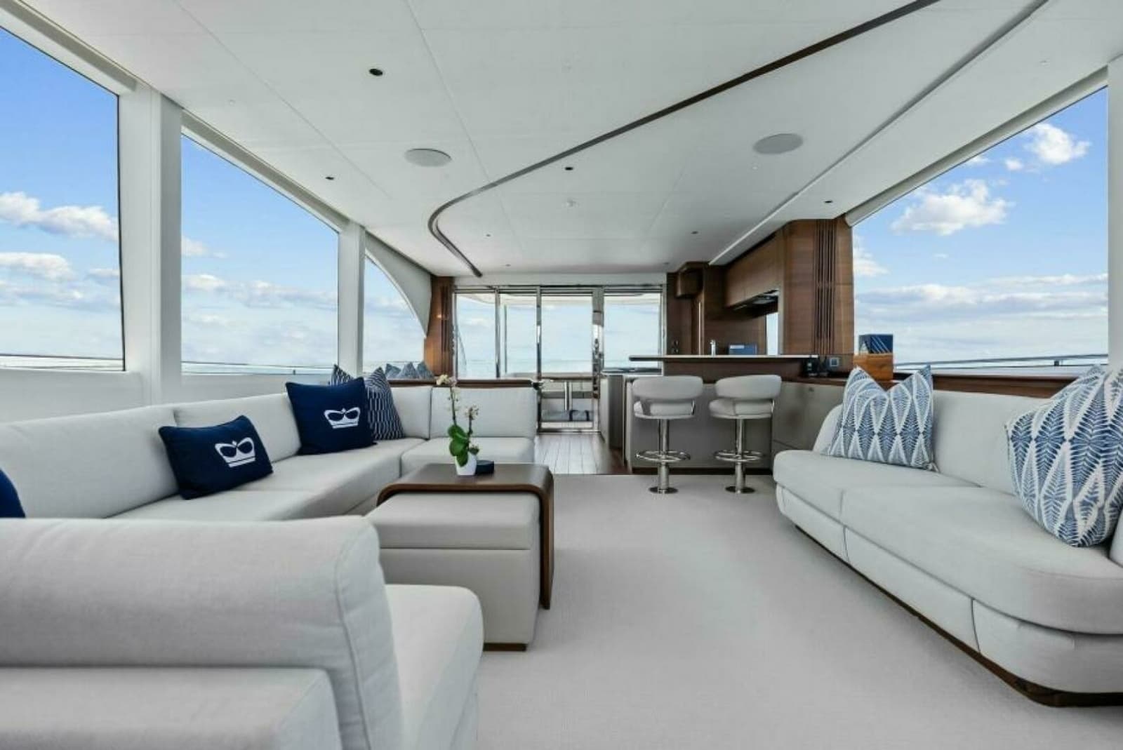 2024 Princess Y72 Motor Yacht - Photo 3