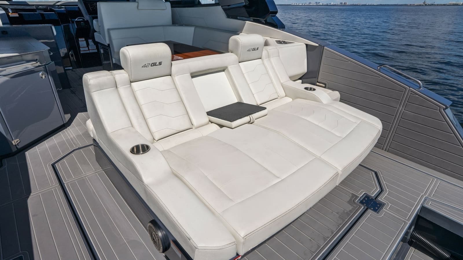 2023 Cruisers Yachts 42 GLS - Photo 19