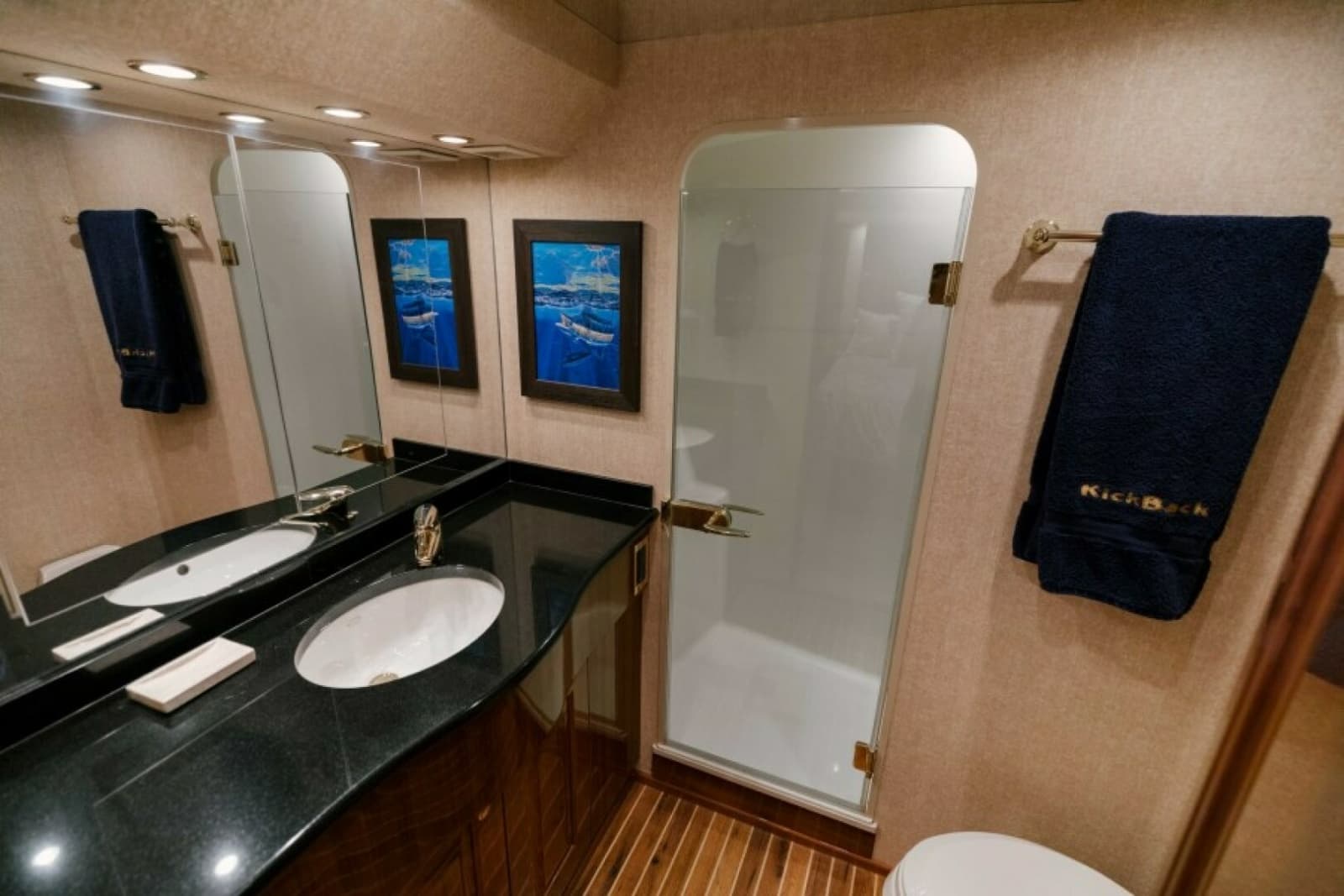 2006 Viking 74 Enclosed Bridge - Photo 22