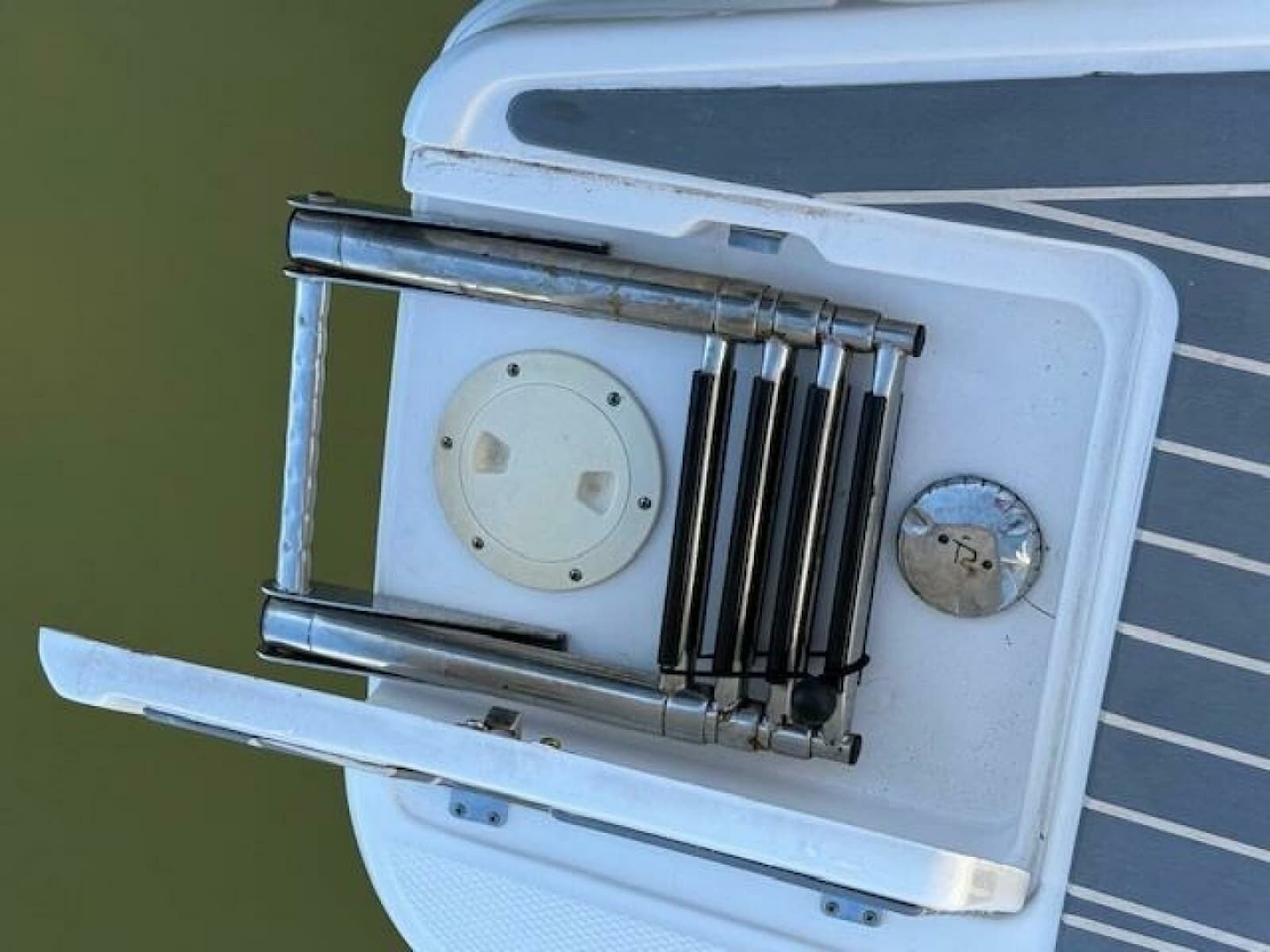 2021 Robalo R317 - Photo 14