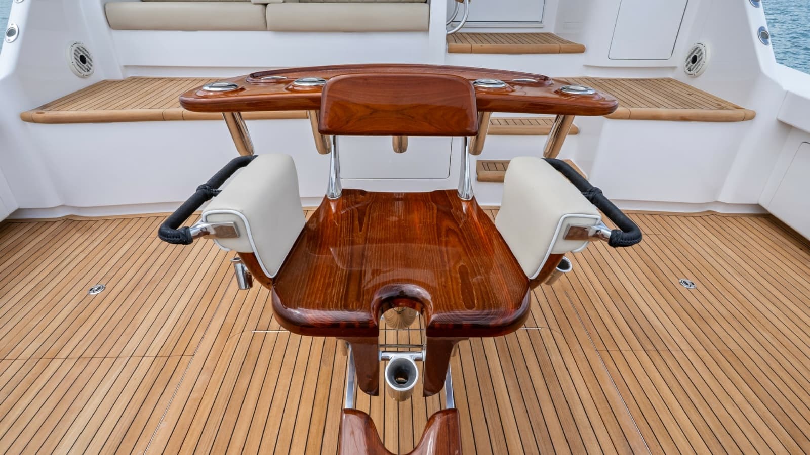 2021 Viking 72 Enclosed Bridge - Photo 71
