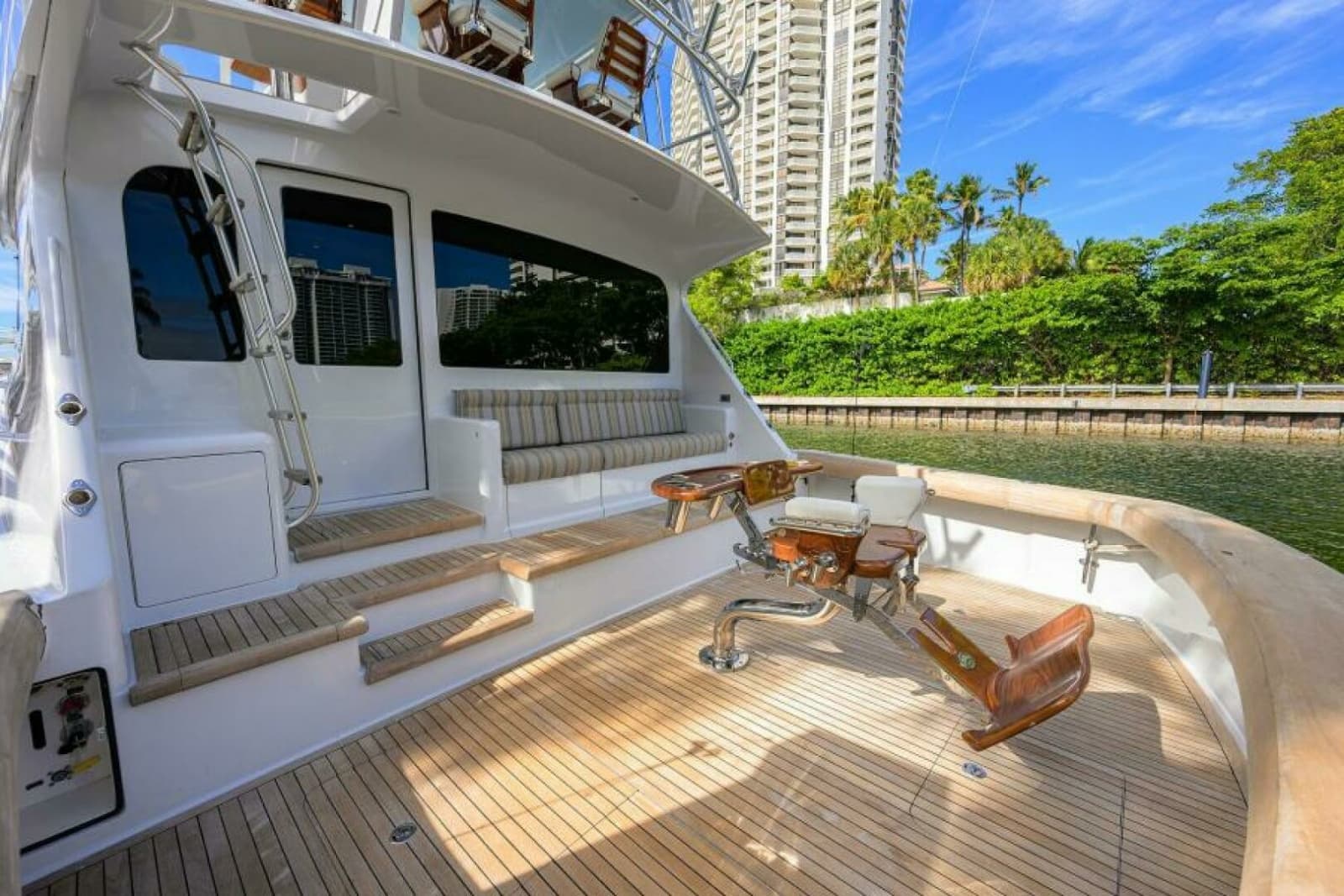 2008 Viking 60 Convertible - Photo 13