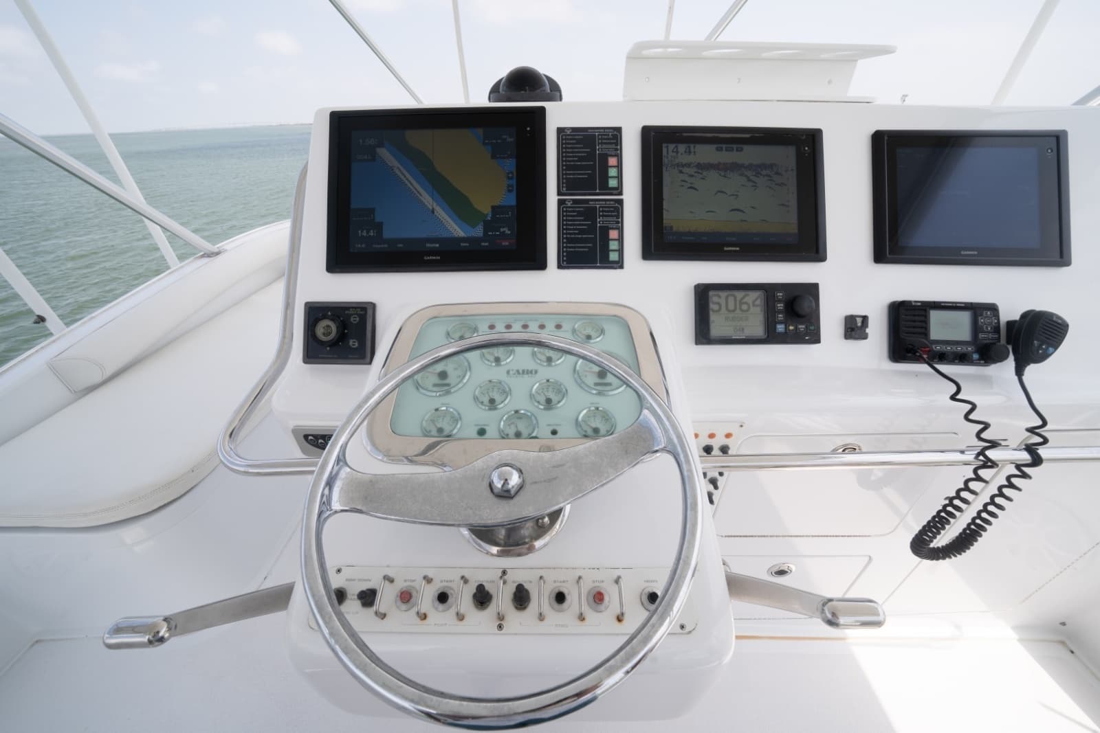 2002 Cabo 43 Convertible - Photo 3