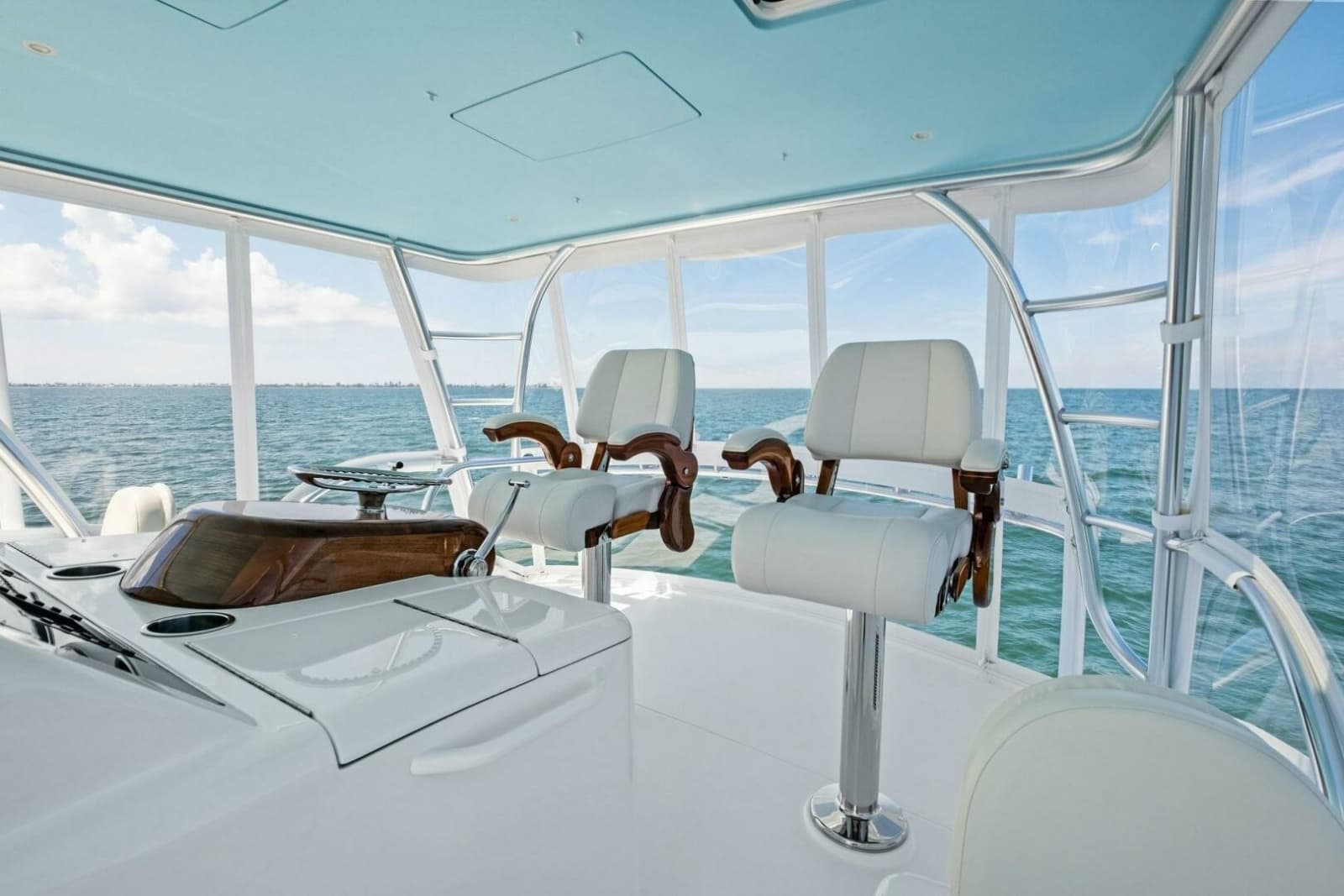 2025 Viking 58 Convertible - Photo 33