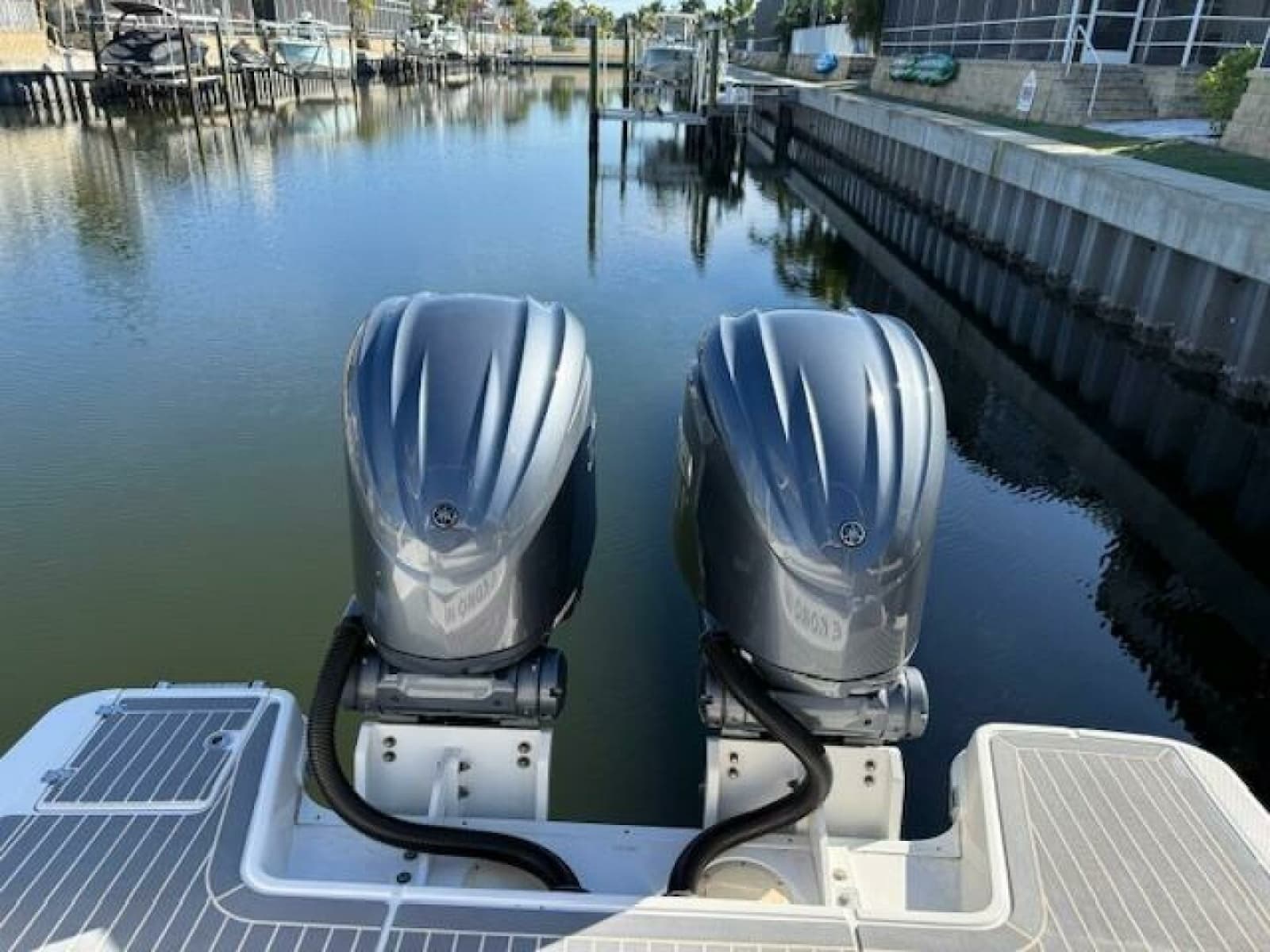 2021 Robalo R317 - Photo 10