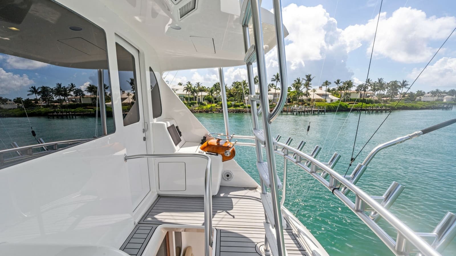 2016 Viking 80 Enclosed Bridge - Photo 96