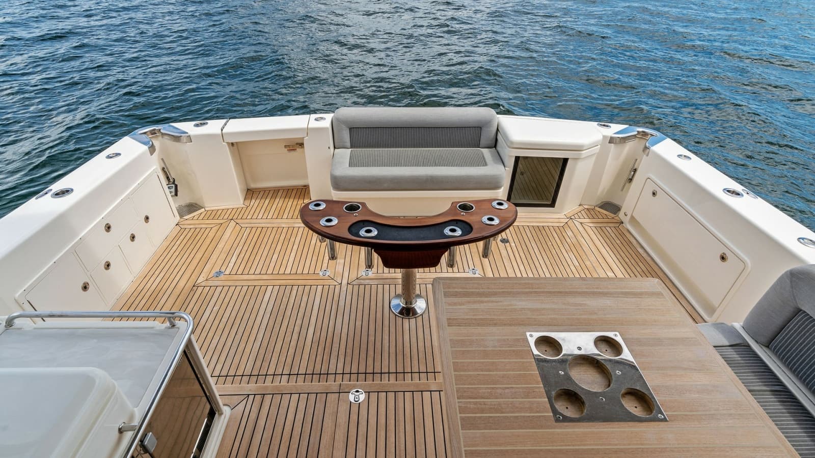 2021 Riviera 57 Enclosed Bridge - Photo 3