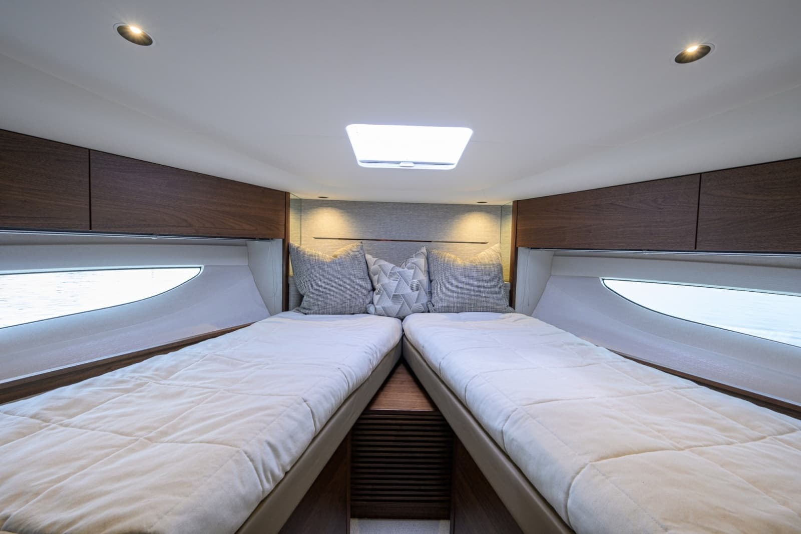 2024 Princess V50 - Photo 21