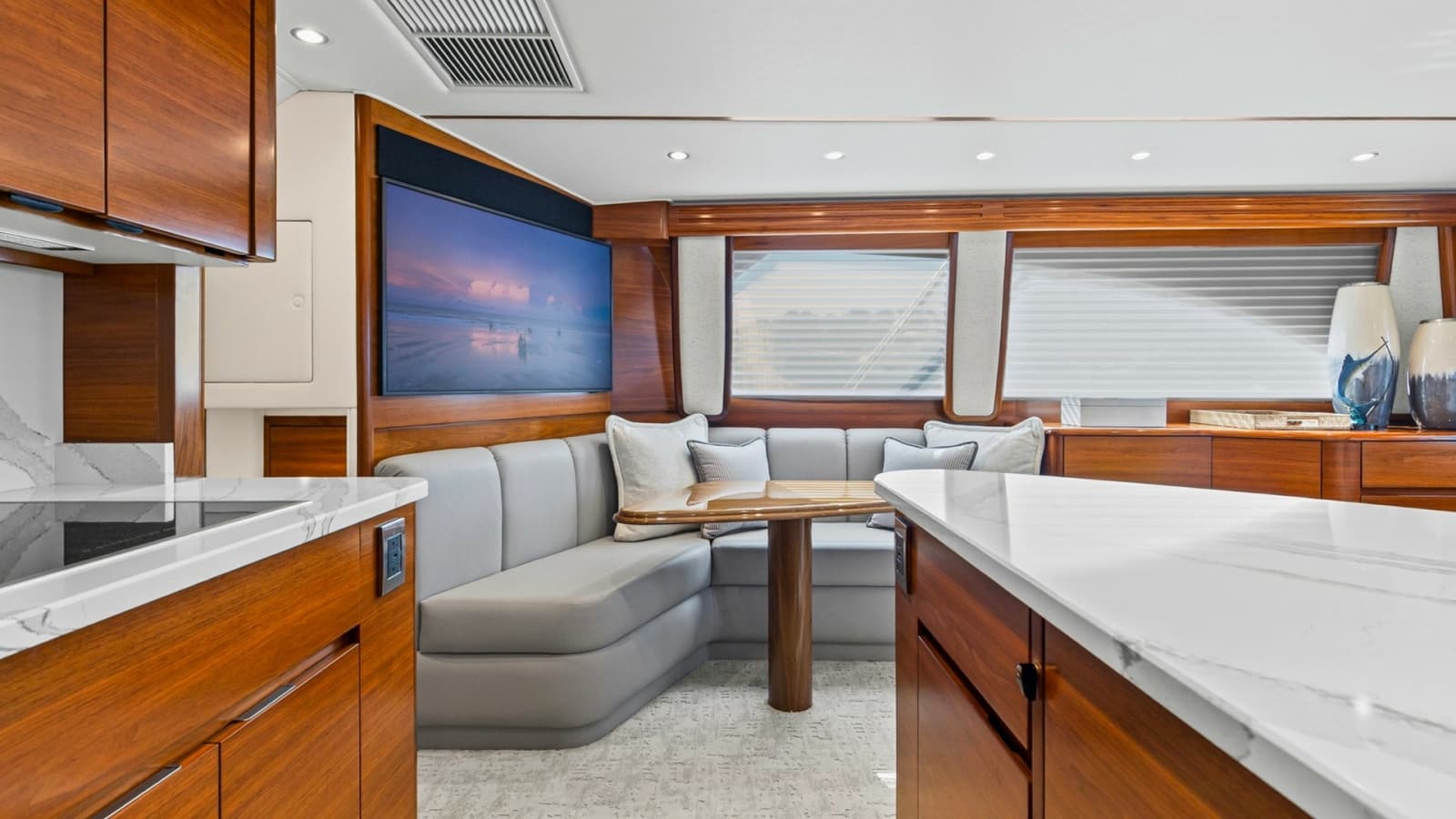 2024 Viking 54 Convertible - Photo 5