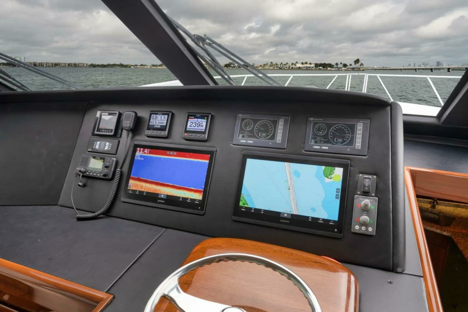 2007 Viking 52 Sport Coupe - Photo 12