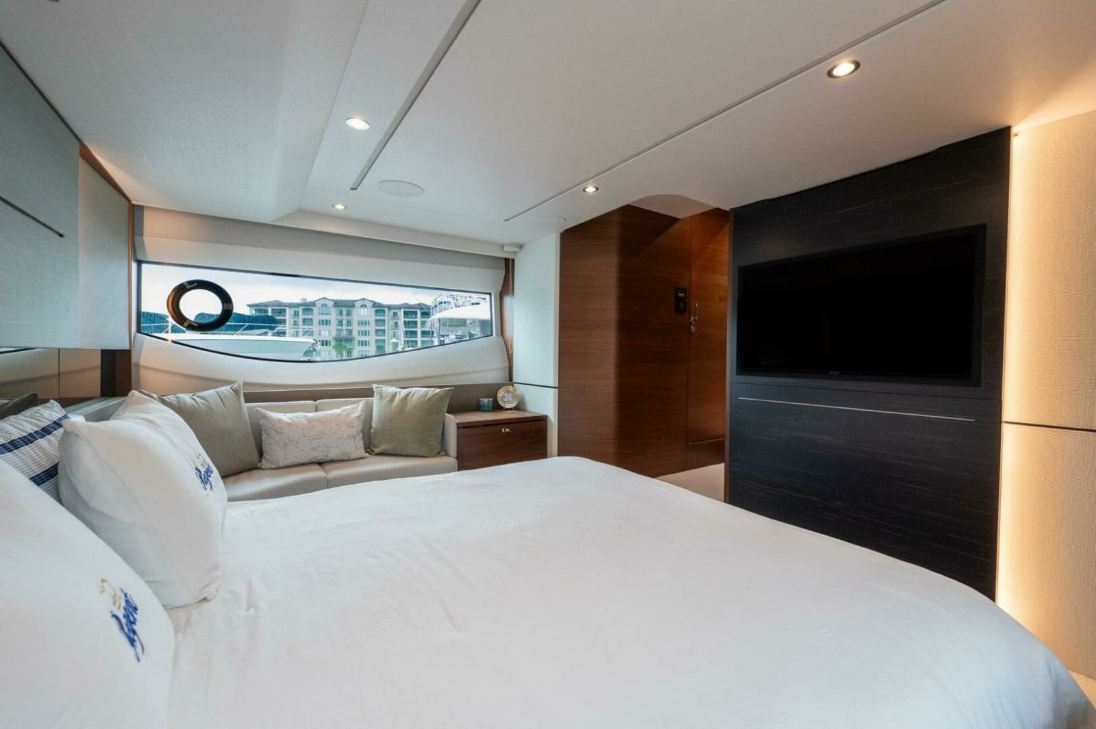 2021 Princess S62 - Photo 70