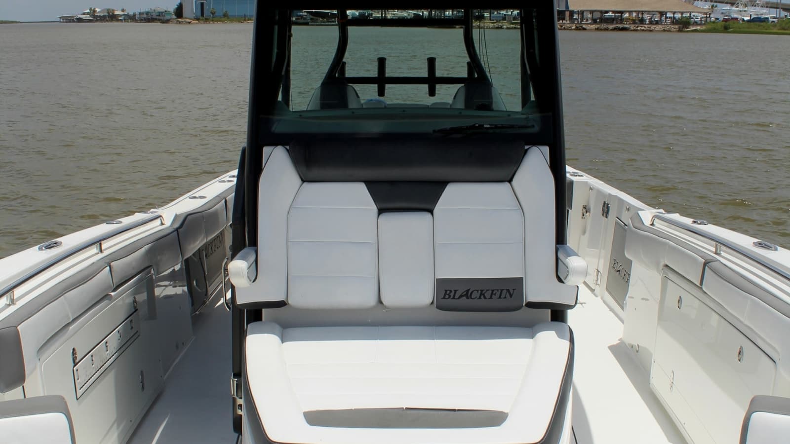 2020 Blackfin 332 Center Console - Photo 15