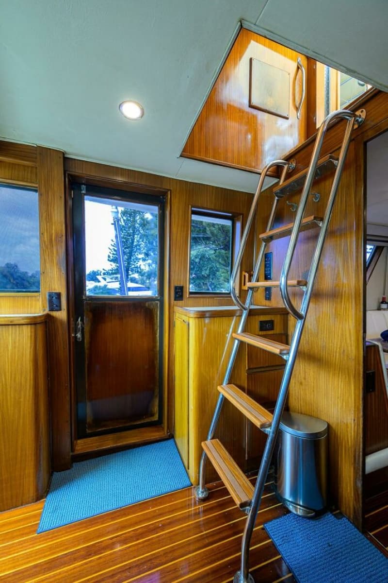 1991 Hatteras 78 Cockpit Motor Yacht - Photo 32