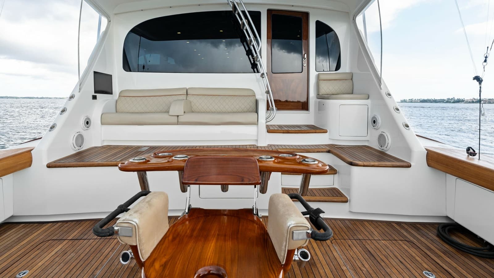 2016 Viking 80 Enclosed Bridge - Photo 112