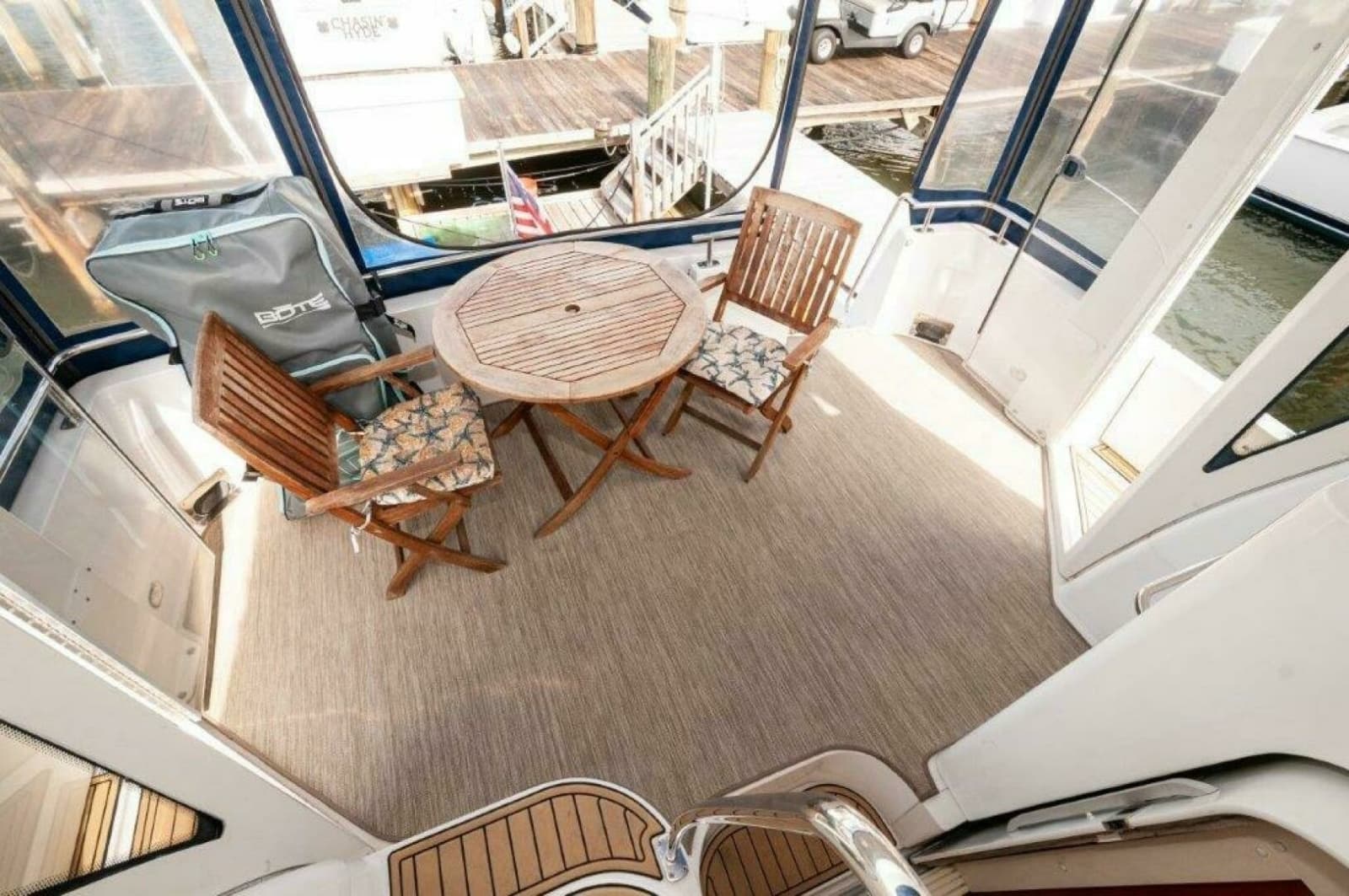 2002 Carver 444 Cockpit Motor Yacht - Photo 12