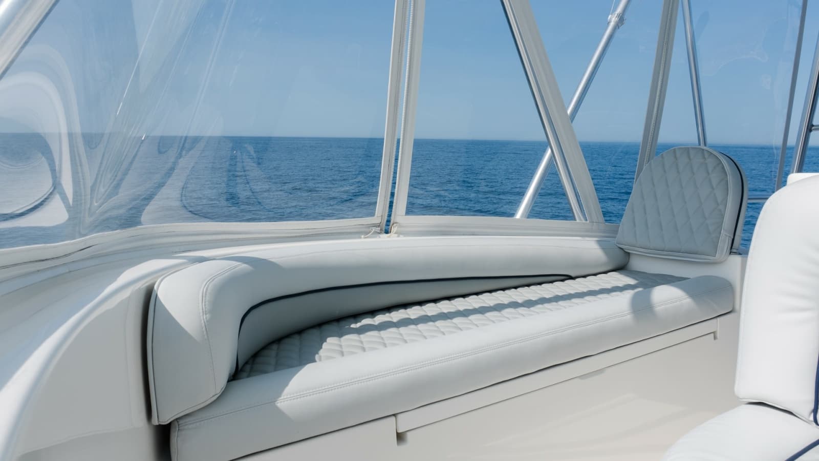 2009 Viking 50 Convertible - Photo 16