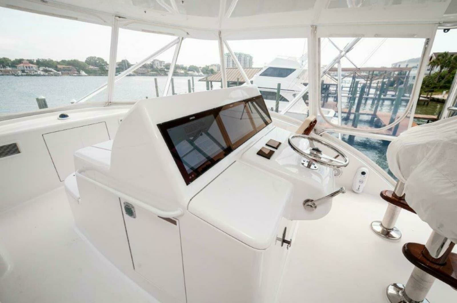 2016 Hatteras GT60 - Photo 43