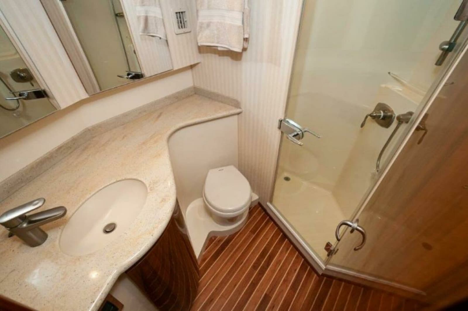 2012 Viking 42 Convertible - Photo 16