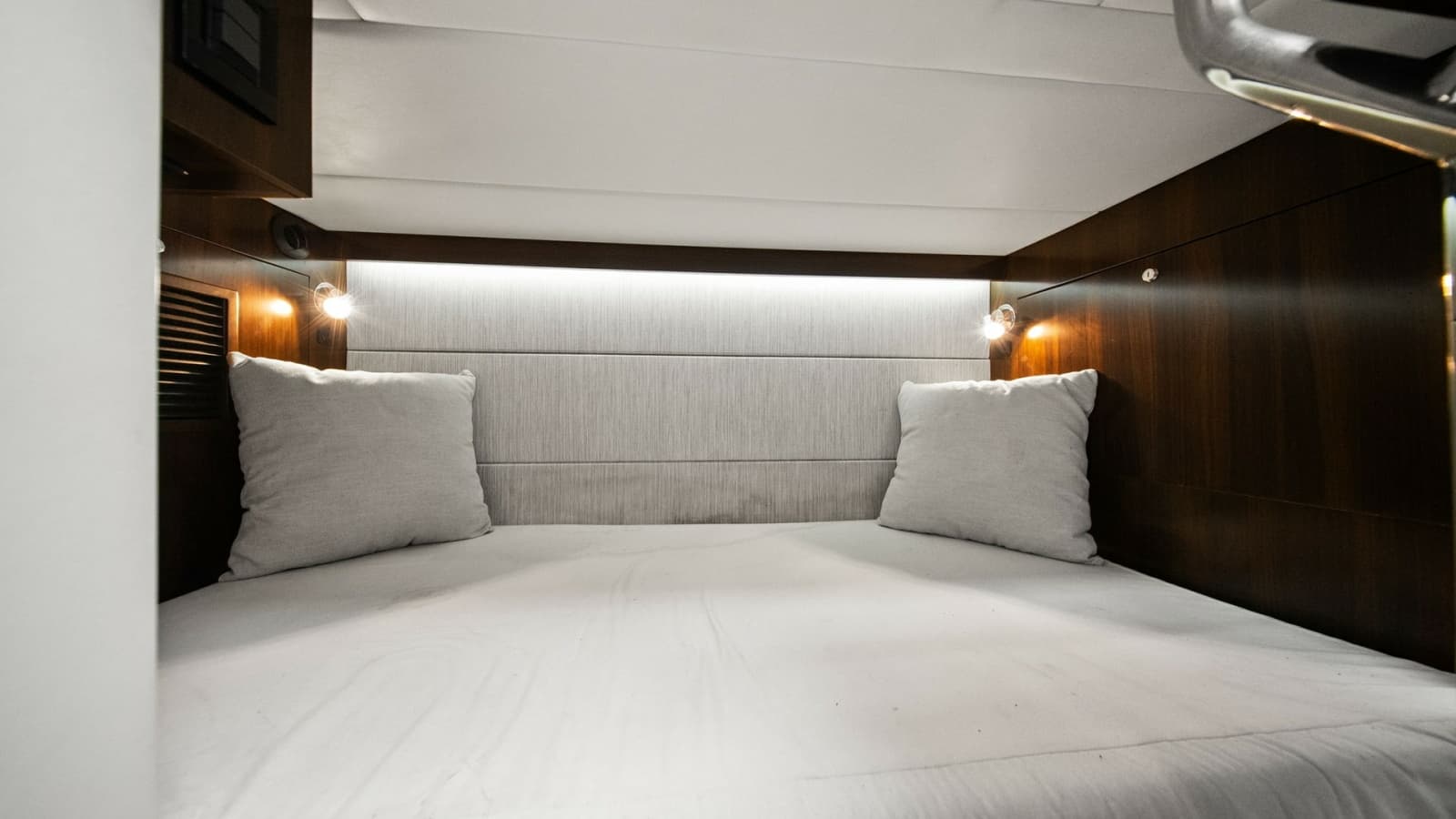 2022 Cruisers Yachts 34 GLS - Photo 4