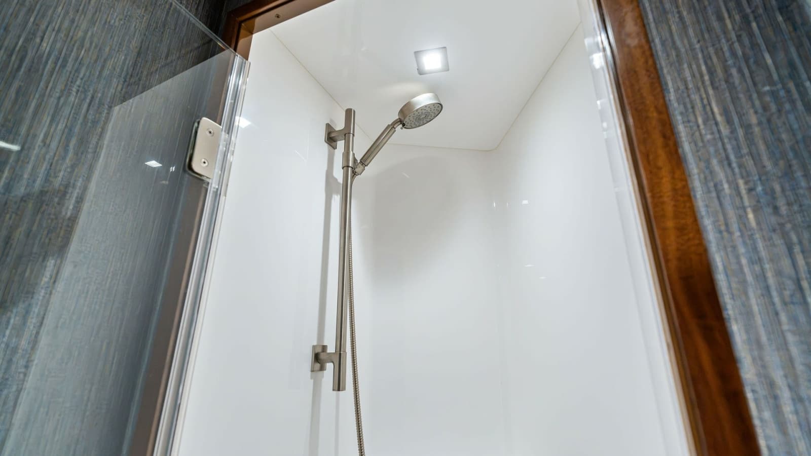 2024 Viking 68 Convertible - Photo 24