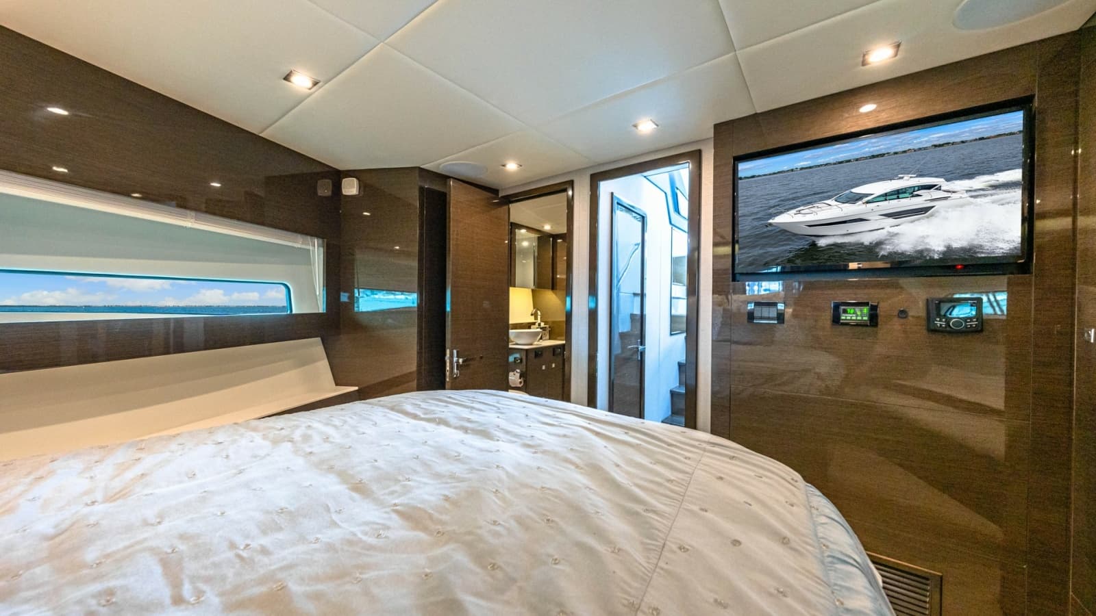 2019 Cruisers Yachts Cantius 46 - Photo 26