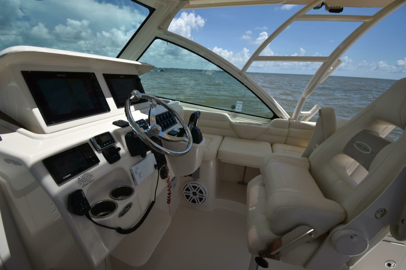 2016 Grady-White 330 Express - Photo 2