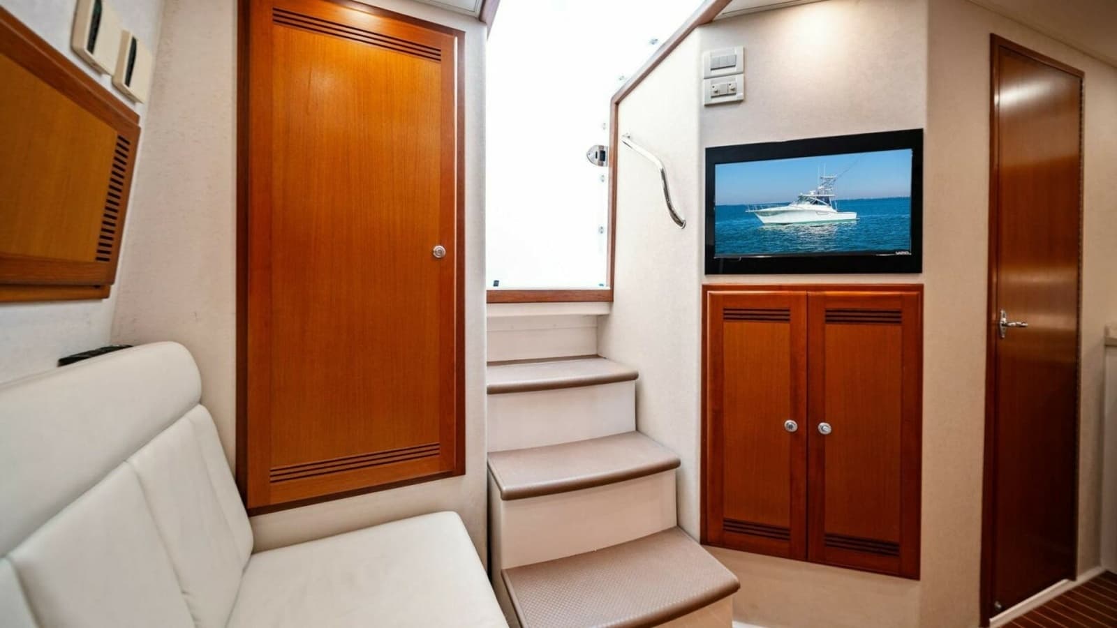 2005 Cabo 40 Express - Photo 109