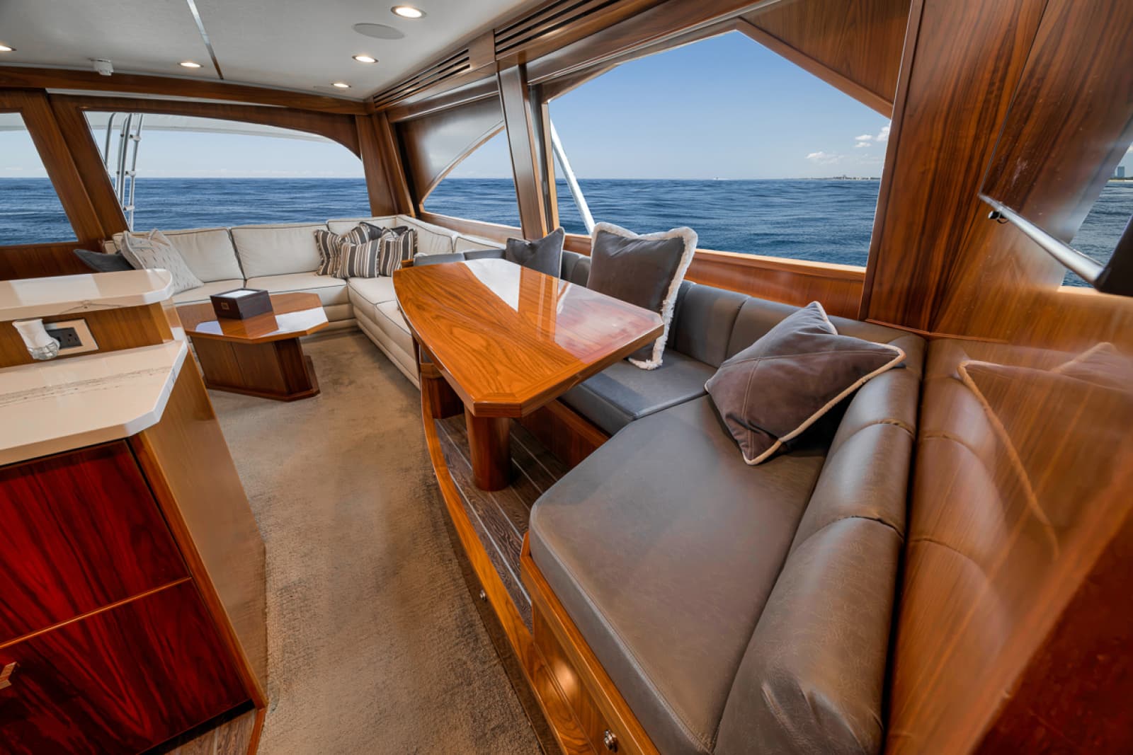 2020 Viking 68 Convertible - Photo 4