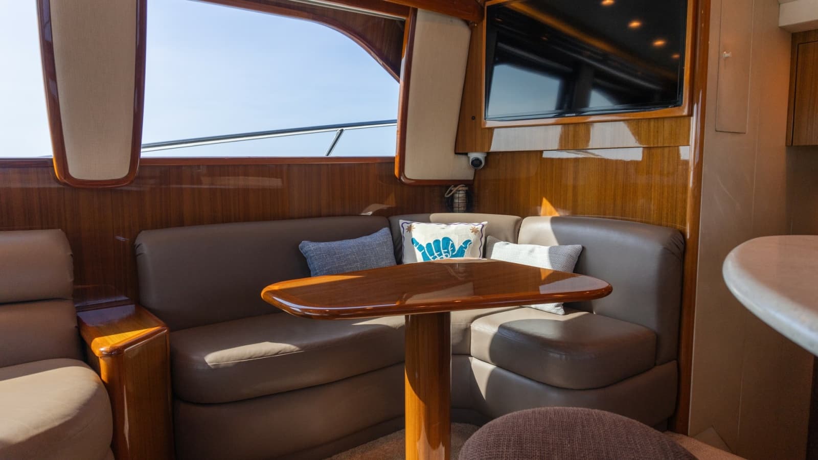 2009 Viking 50 Convertible - Photo 27