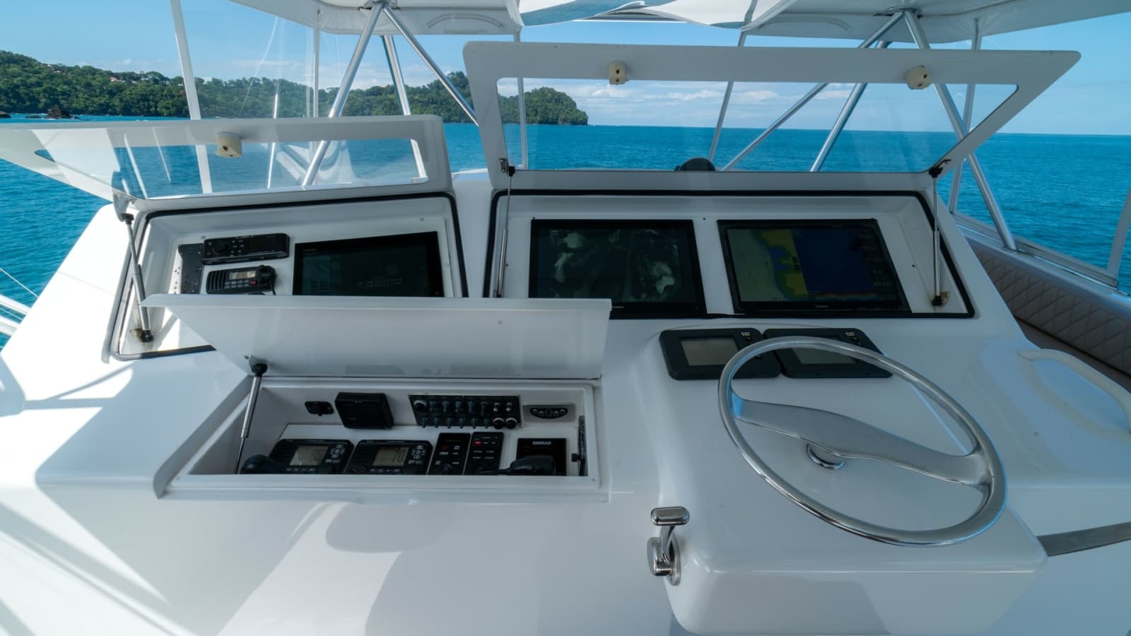 2001 Viking 61 Convertible - Photo 49